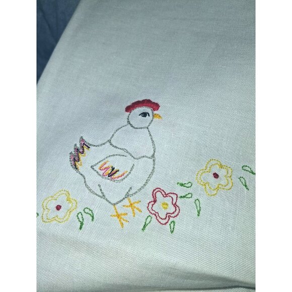 Chicken Embroidered Cotton Tablecloth With Scalloped Edges And Floral Motifs 32x - Picture 10 of 12